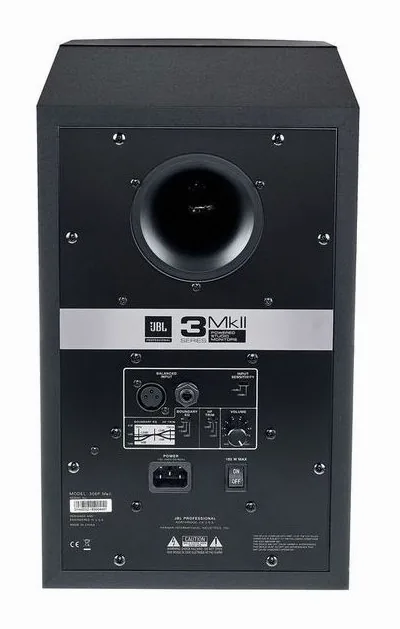 JBL 306P MKII, het frontpaneel met de woofer en tweeter
