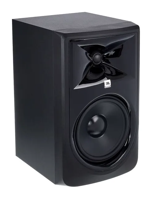 JBL 308P MKII, het frontpaneel met de woofer en tweeter