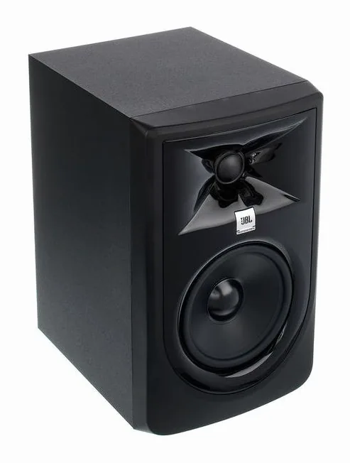 JBL 305P MKII, het logo en de afwerking