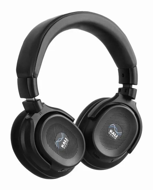 Kali Audio HP-1, de kabelaansluiting aan de oorschelp