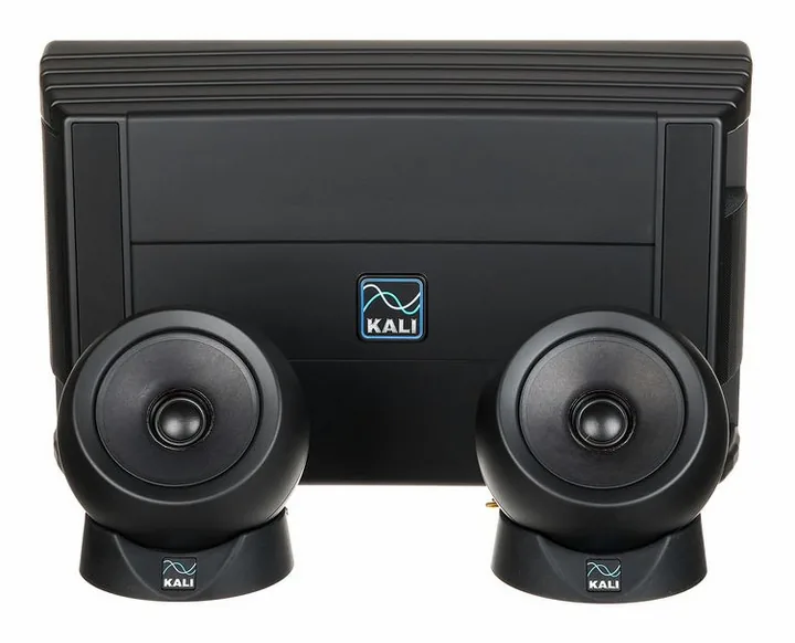 Kali Audio IN-UNF, de achterkant met de aansluitingen
