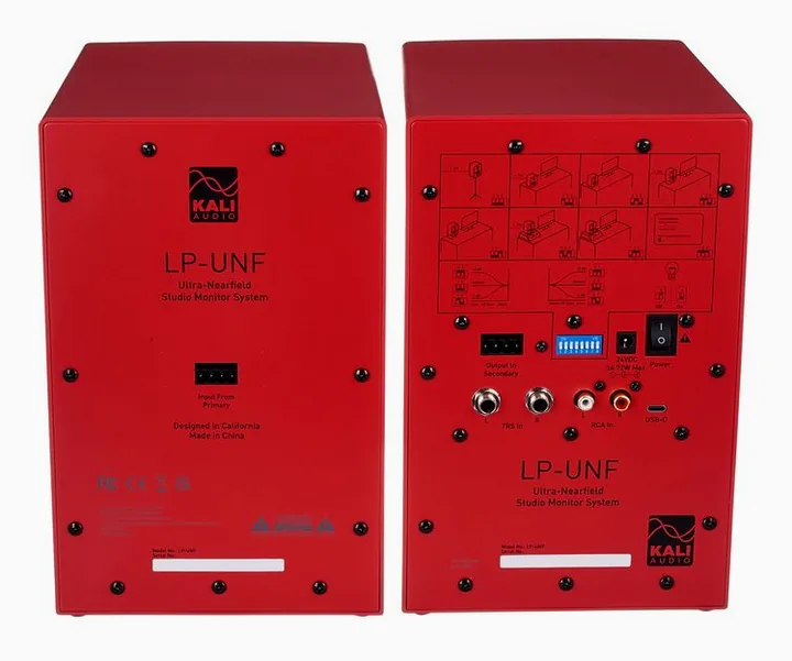 Kali Audio LP-UNF Red, de bassreflexpoort