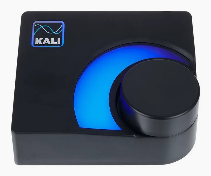Kali Audio MV-BT, het logo en de afwerking