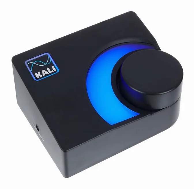 Kali Audio MV-BT, de achterkant met de aansluitingen