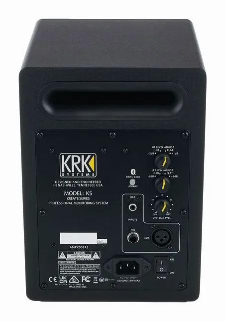 KRK Kreate 5, het logo en de afwerking