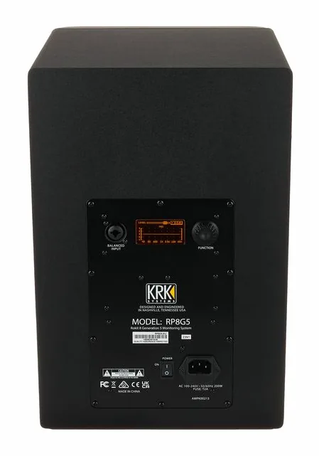 KRK Rokit RP8 G5, de achterkant met de aansluitingen