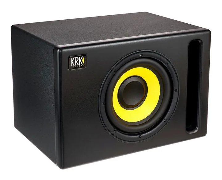 KRK S8G4, de achterkant met de aansluitingen