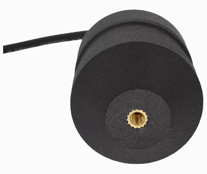 Leaf Audio Geophone L, de XLR-aansluiting onderaan