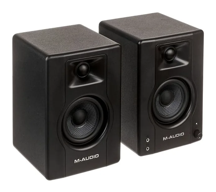 M-Audio BX3, het frontpaneel met de woofer en tweeter