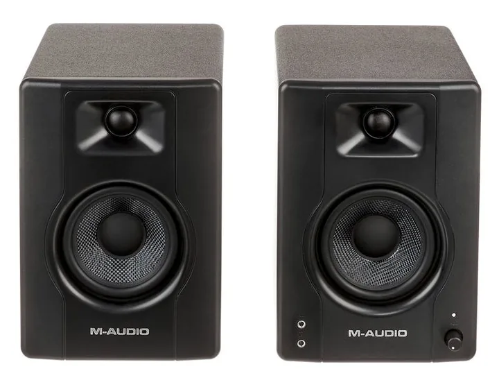 M-Audio BX4, de regelaars aan de achterzijde