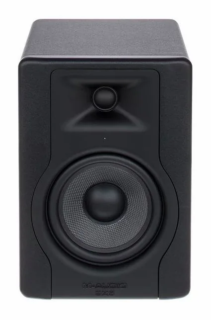 M-Audio BX5 D3, het logo en de afwerking