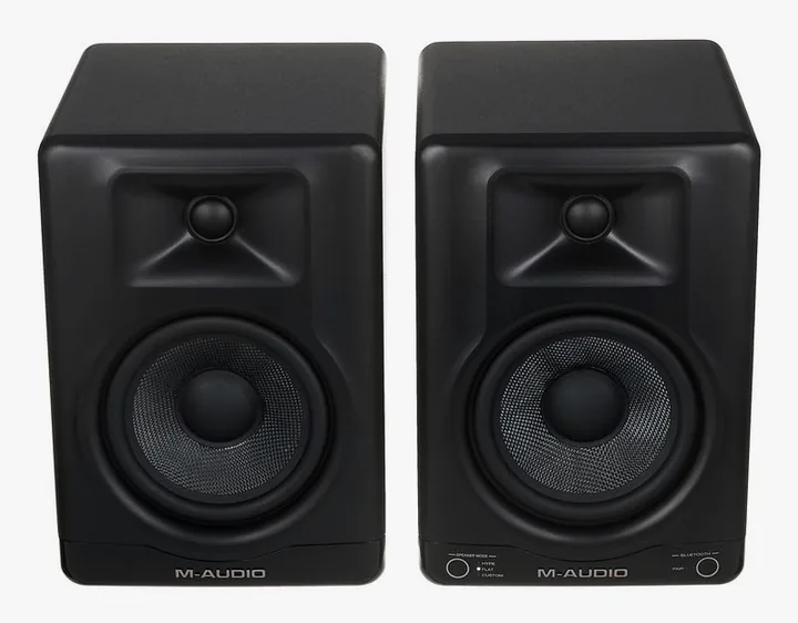 M-Audio BX5BT, de bassreflexpoort