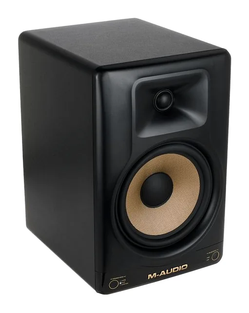 M-Audio Forty Eighty Stand Bundle, het frontpaneel met de woofer en tweeter