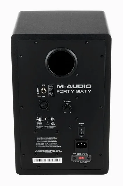 M-Audio Forty Sixty, de achterkant met de aansluitingen