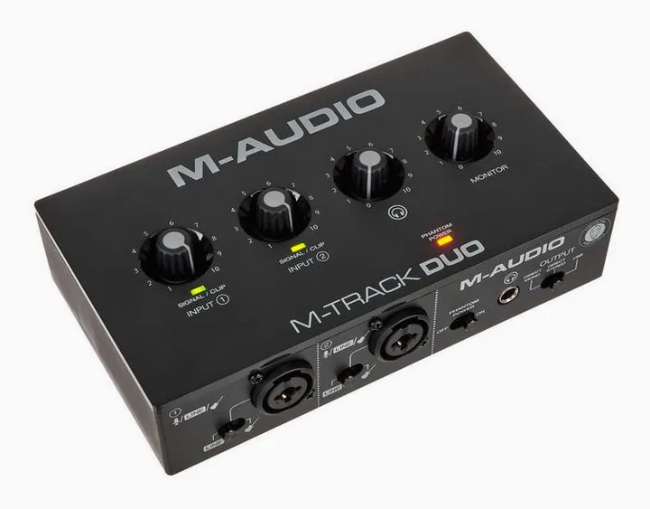 M-Audio M-Track DUO, het voorpaneel met de draaiknoppen