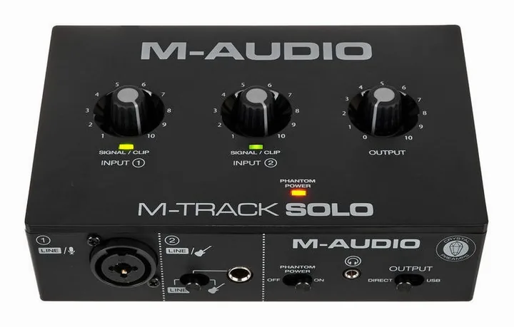M-Audio M-Track Solo, het voorpaneel met de draaiknoppen