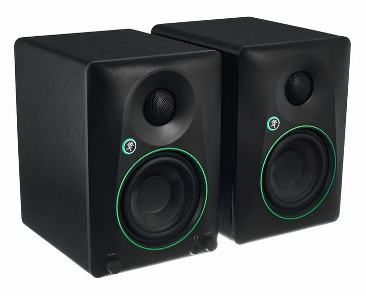 Mackie CR4.5 BT, het frontpaneel met de woofer en tweeter