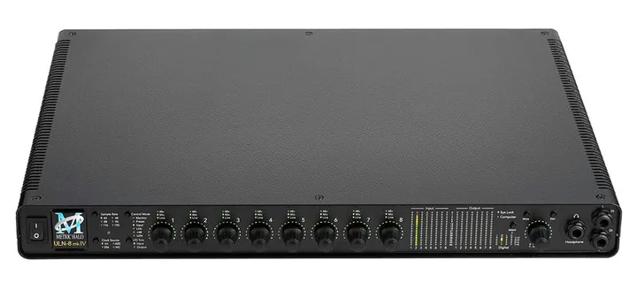 Metric Halo ULN-8 mkIV, de behuizing van opzij