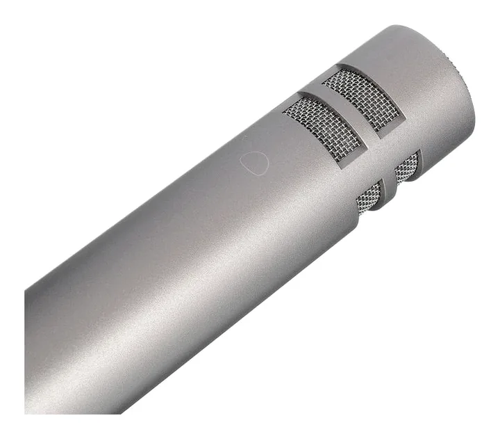 Microtech Gefell M 330, het logo en de afwerking