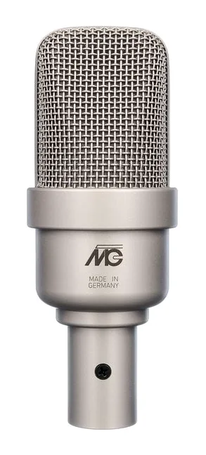 Microtech Gefell M 930 - EA 93 Set Satin Nickel, de XLR-aansluiting onderaan