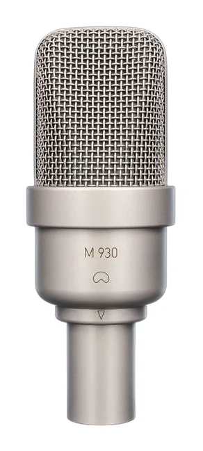 Microtech Gefell M 930 - EA 93 Set Satin Nickel, de XLR-aansluiting onderaan