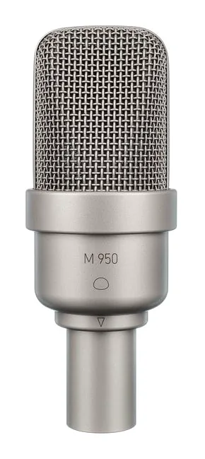 Microtech Gefell M 950 - EA 93 Set Satin Nickel, de XLR-aansluiting onderaan