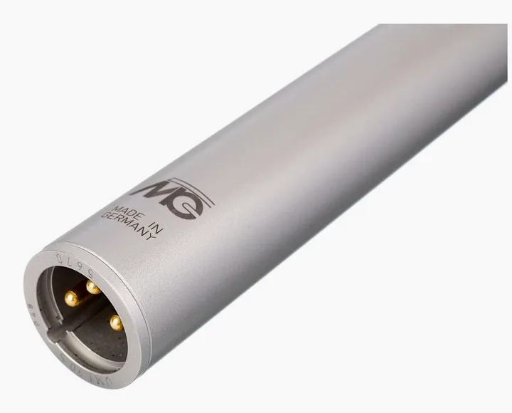 Microtech Gefell UMT 70 S Satin Nickel, de XLR-aansluiting onderaan