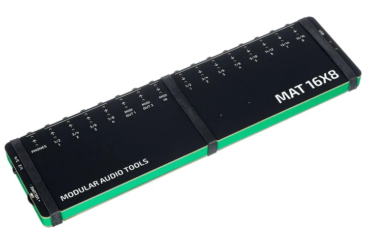 Modular Audio Tools MAT 16X8, de aansluitingen aan de achterkant