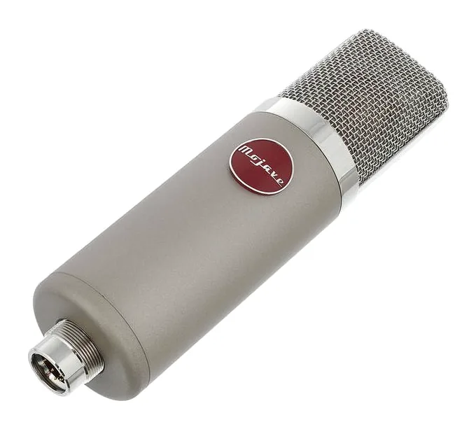 Mojave MA-300 SN, het frontale grillewerk