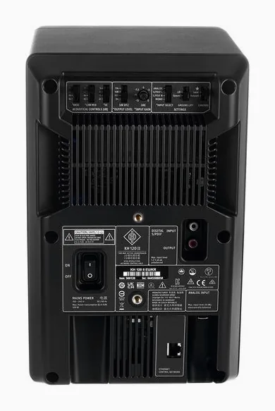 Neumann KH 120 II Black Edition, het frontpaneel met de woofer en tweeter