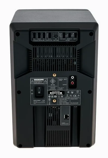 Neumann KH 150, de regelaars aan de achterzijde