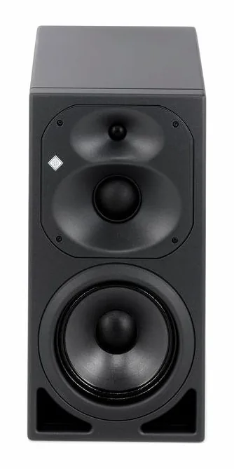 Neumann KH 420, het frontpaneel met de woofer en tweeter