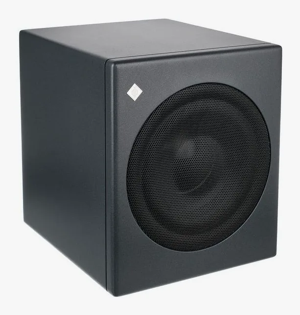 Neumann KH 750 DSP, de achterkant met de aansluitingen