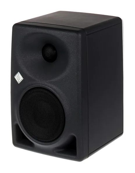 Neumann KH 80 DSP Tilt Stand Bundle, het frontpaneel met de woofer en tweeter