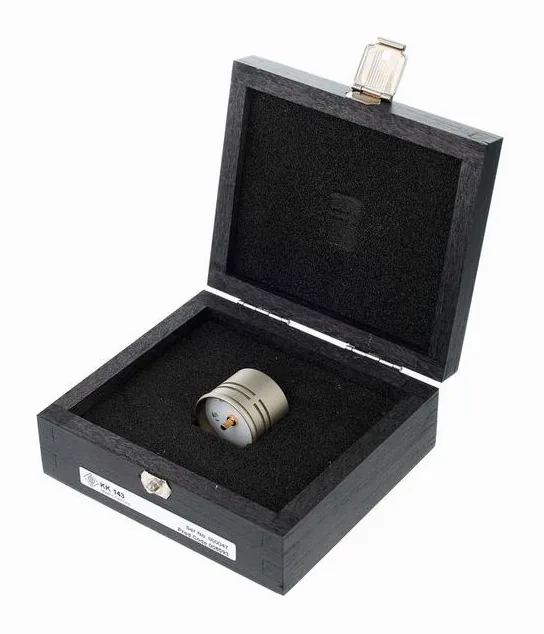 Neumann KK143, de XLR-aansluiting onderaan