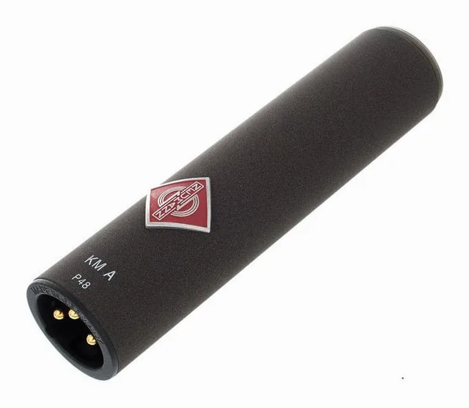 Neumann KM A nx, de XLR-aansluiting onderaan