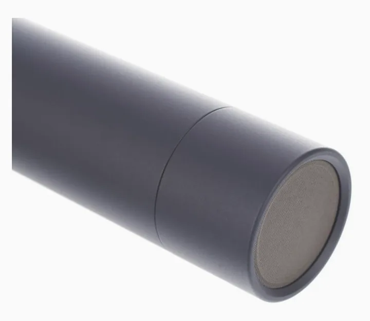Neumann KM183 mt, het logo en de afwerking