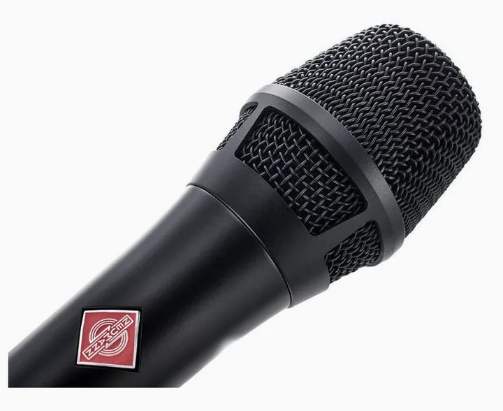 Neumann KMS 104 BK+ Elegance Bundle, de XLR-aansluiting onderaan