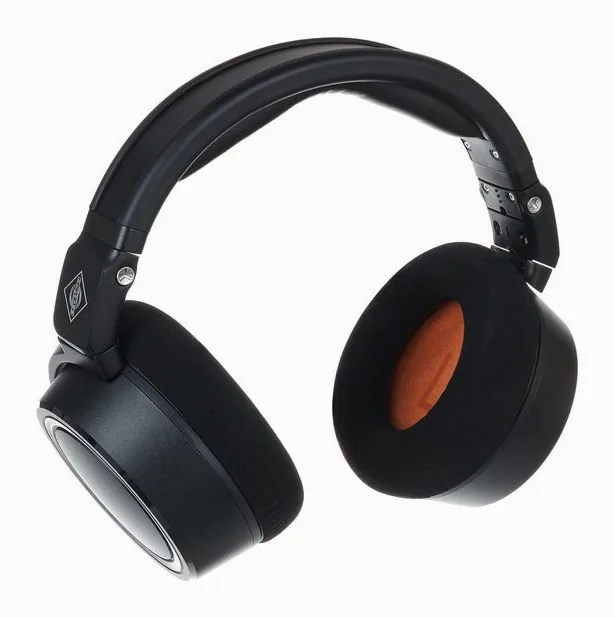 Neumann NDH 20 Black Edition, de oorschelp van dichtbij