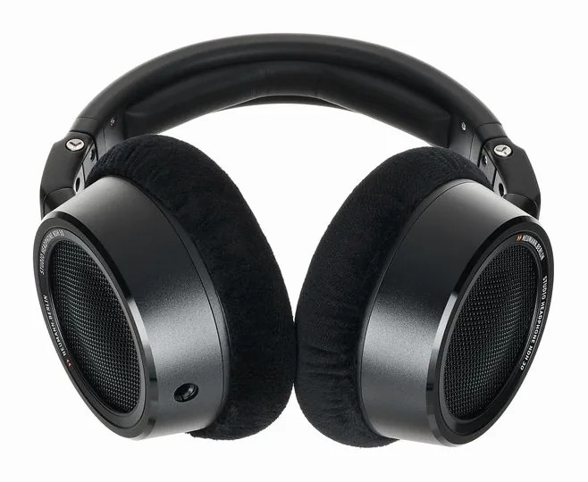 Neumann NDH 30 Black Edition, de oorkussens van dichtbij