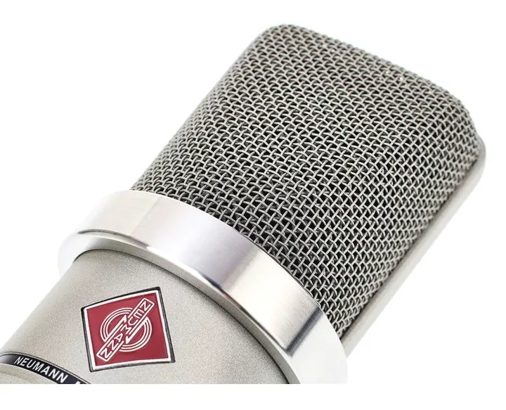 Neumann TLM 102 Studio Set, de microfoonkorf van dichtbij