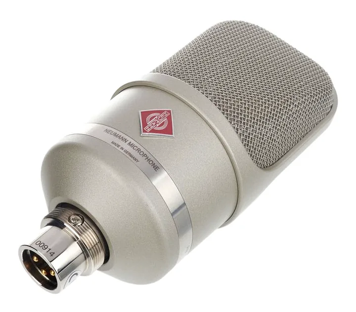 Neumann TLM 107, de behuizing van opzij