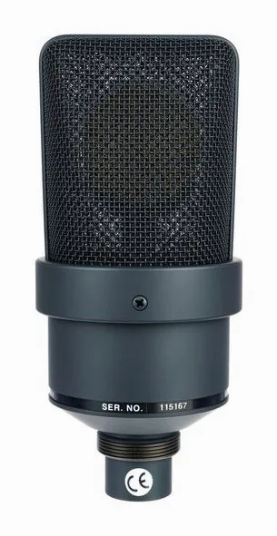 Neumann TLM 103 mt, de XLR-aansluiting onderaan