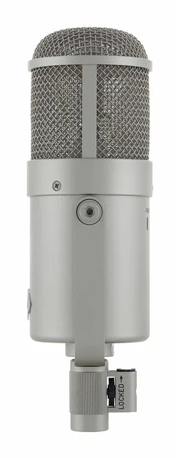 Neumann U47 fet, het logo en de afwerking
