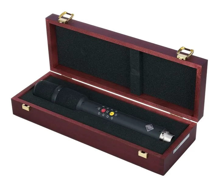 Neumann USM 69I mt, de XLR-aansluiting onderaan