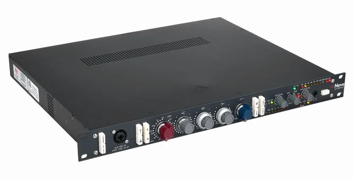 Neve 1073SPX-D, het volumeknopje en de LED-meters