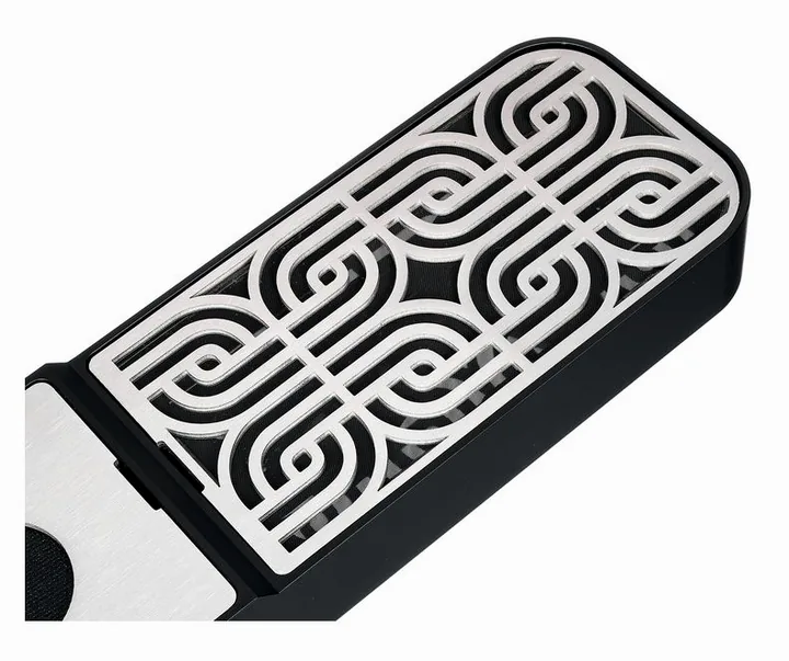 Ohma World Motif Ribbon Black & Steel, het logo en de afwerking