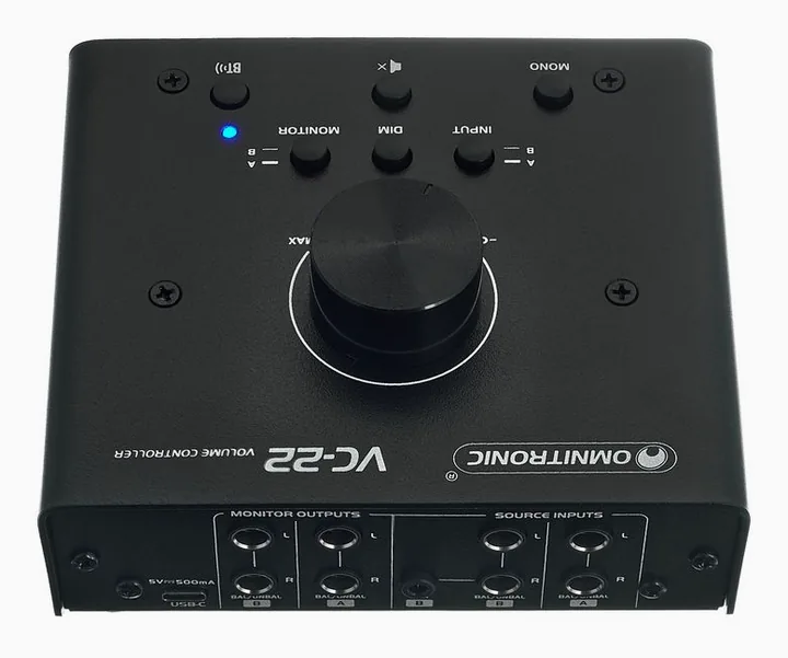 Omnitronic VC-22, het frontpaneel met de woofer en tweeter