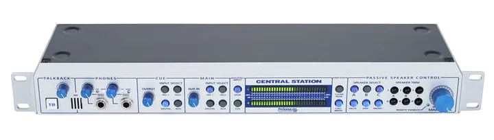 Presonus Central Station Plus, de bassreflexpoort