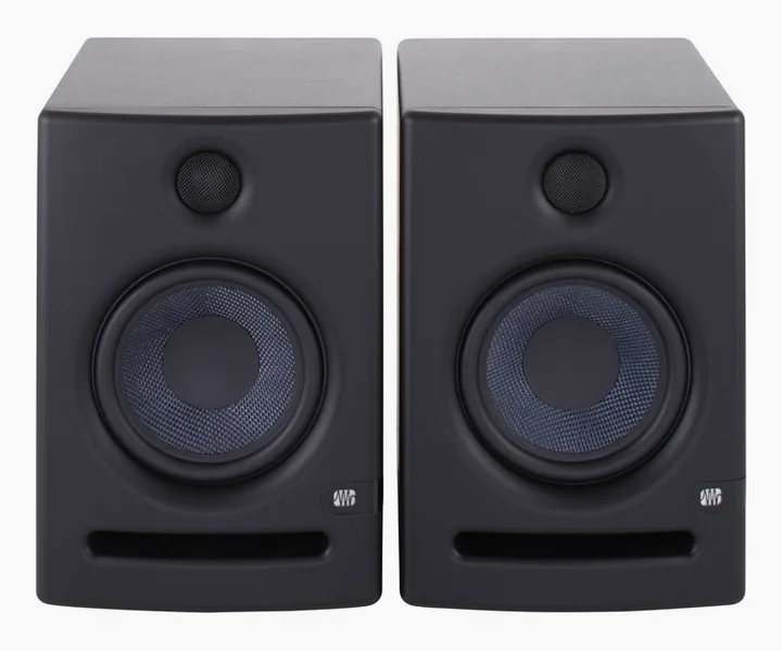 Presonus Eris E5 Isolation Riser Bundle, het frontpaneel met de woofer en tweeter